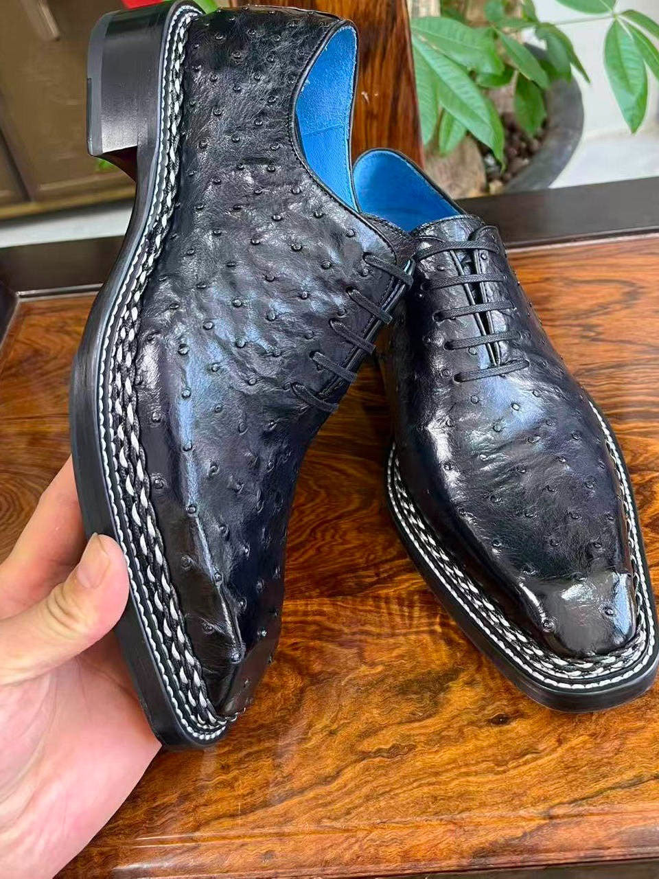AGITAYITI-Style: Ostrich Lover-Black Lakayanm'